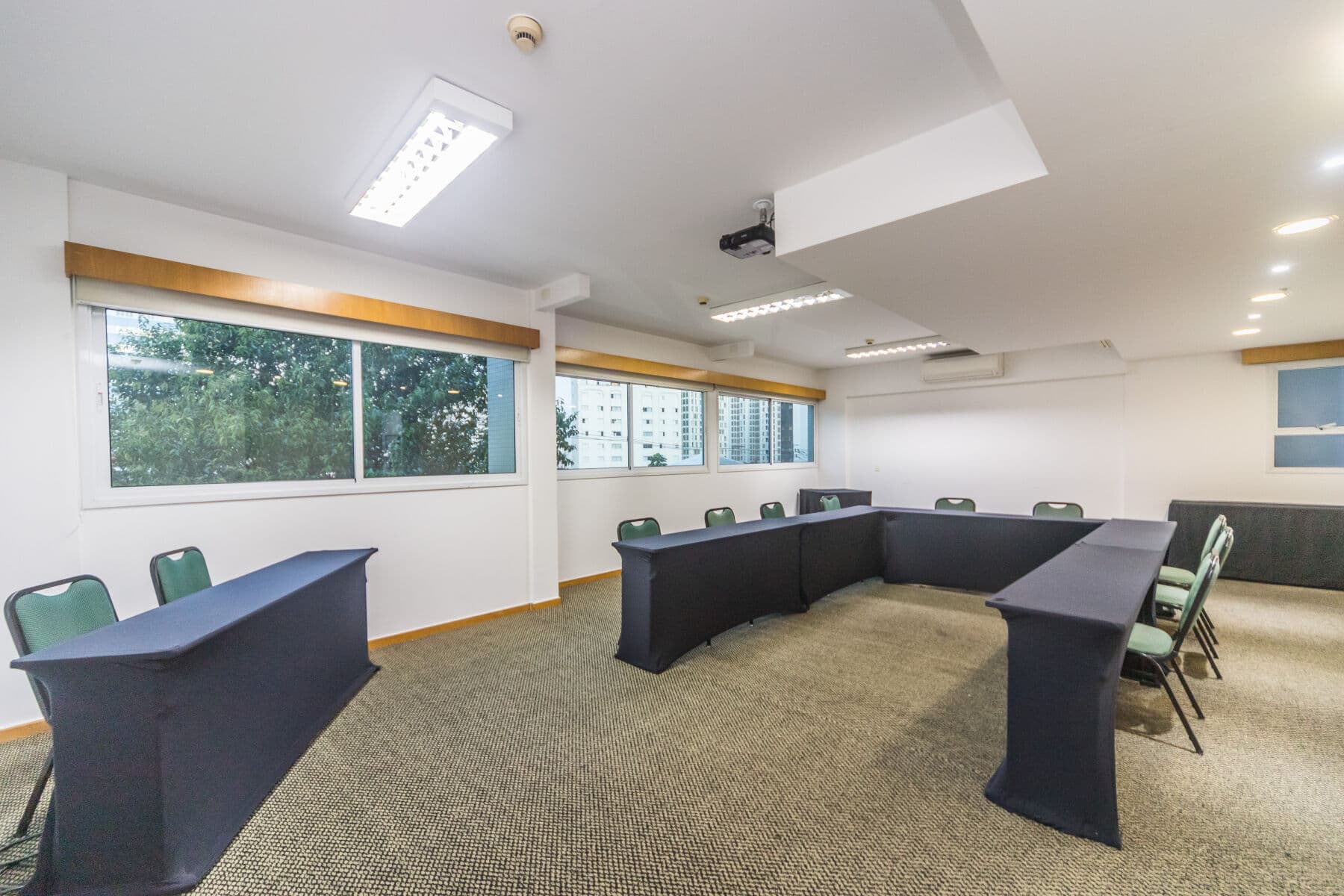 Paraíso Suítes by Charlie