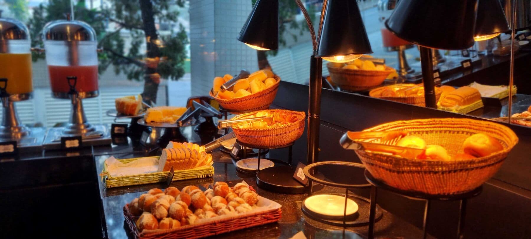 Paraíso Suítes by Charlie