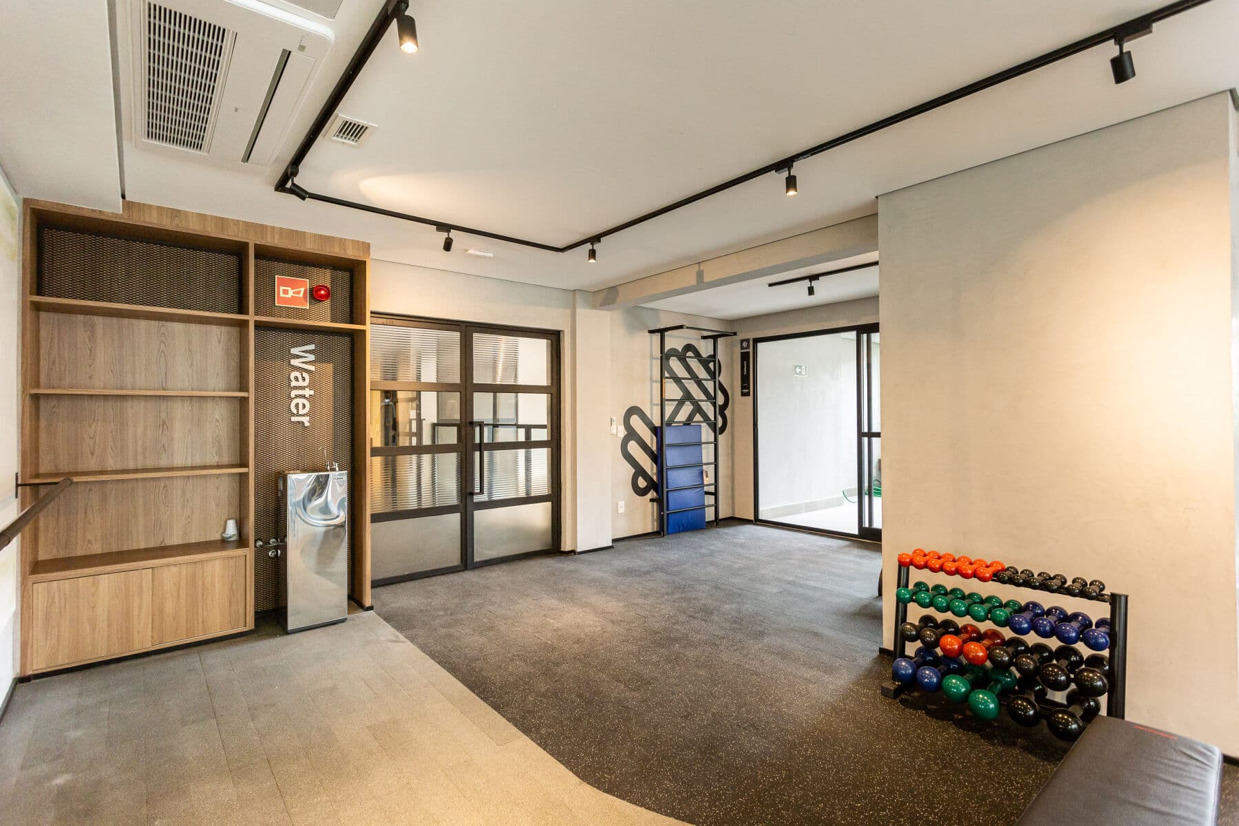 Charlie Sabiá Moema Essential