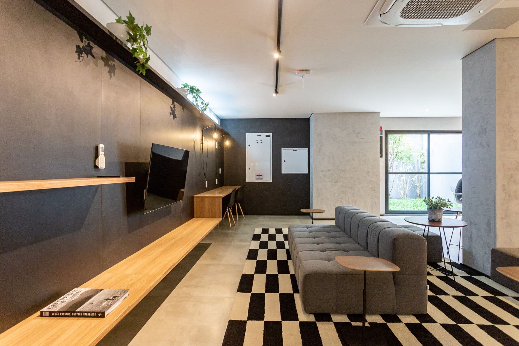 Charlie Sabiá Moema Essential