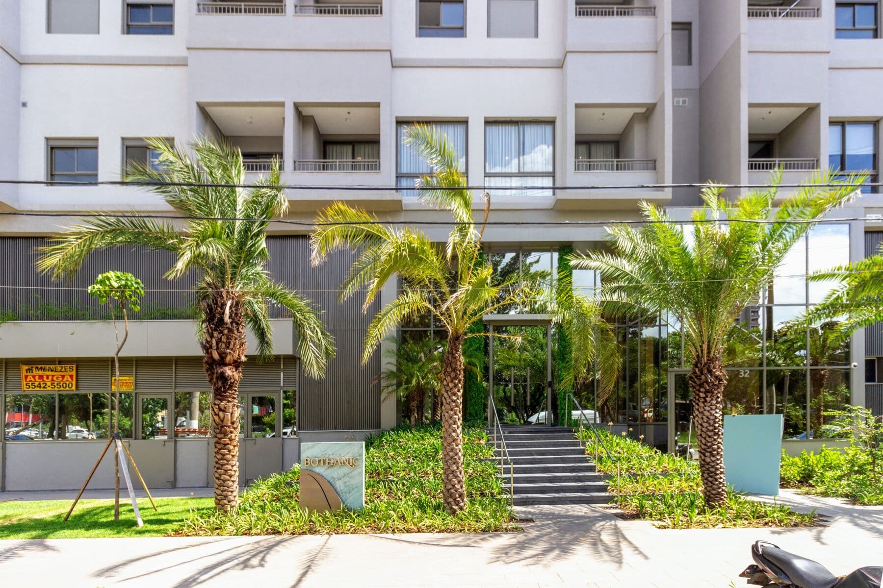 Charlie Bothanic Campo Belo