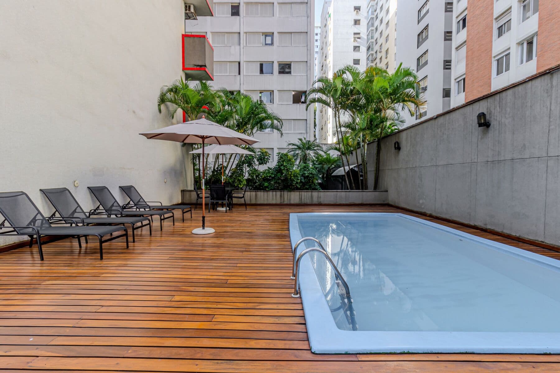 Charlie Poeta Drummond Jardins