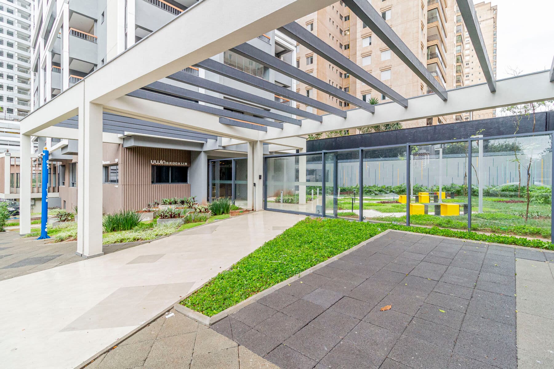 Charlie Uwin Brooklin