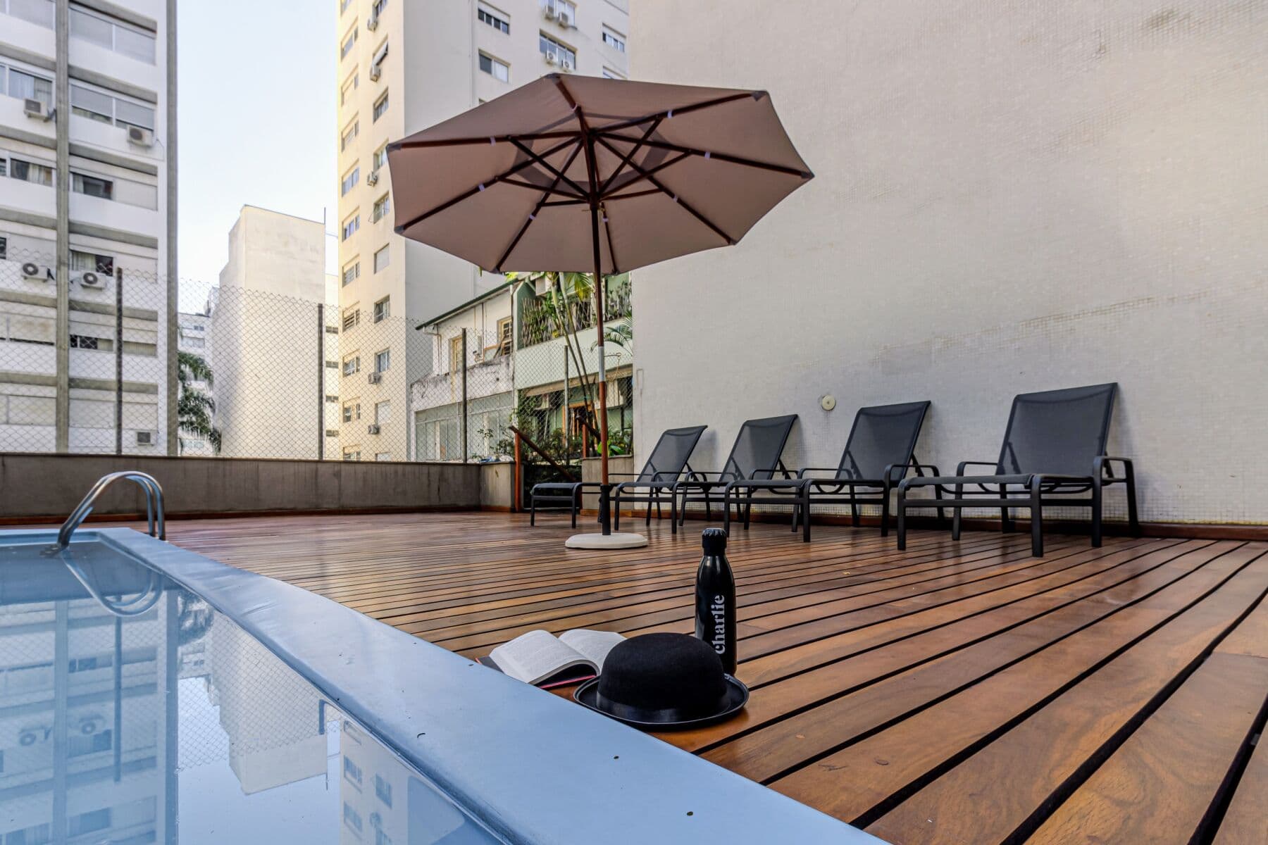 Charlie Poeta Drummond Jardins