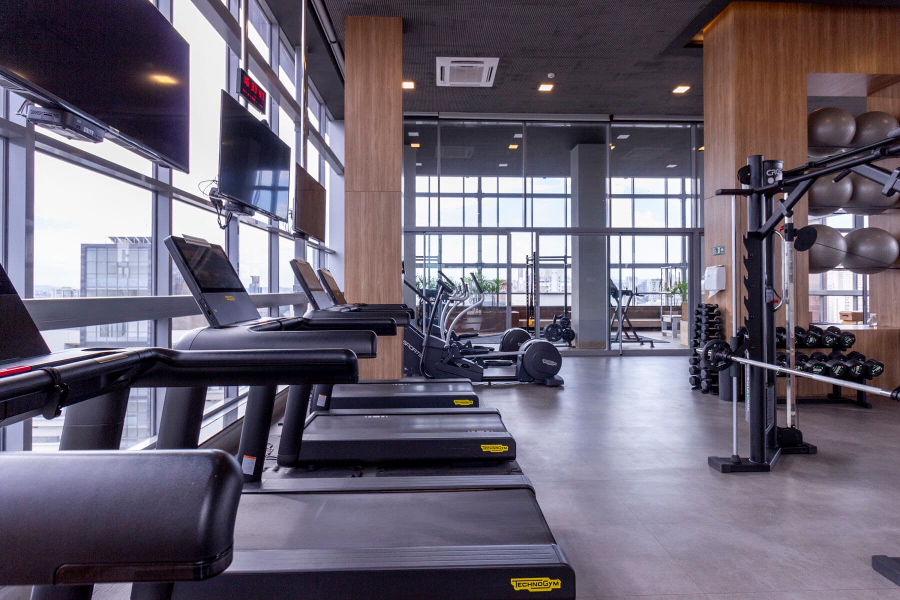 Charlie Wide Pinheiros