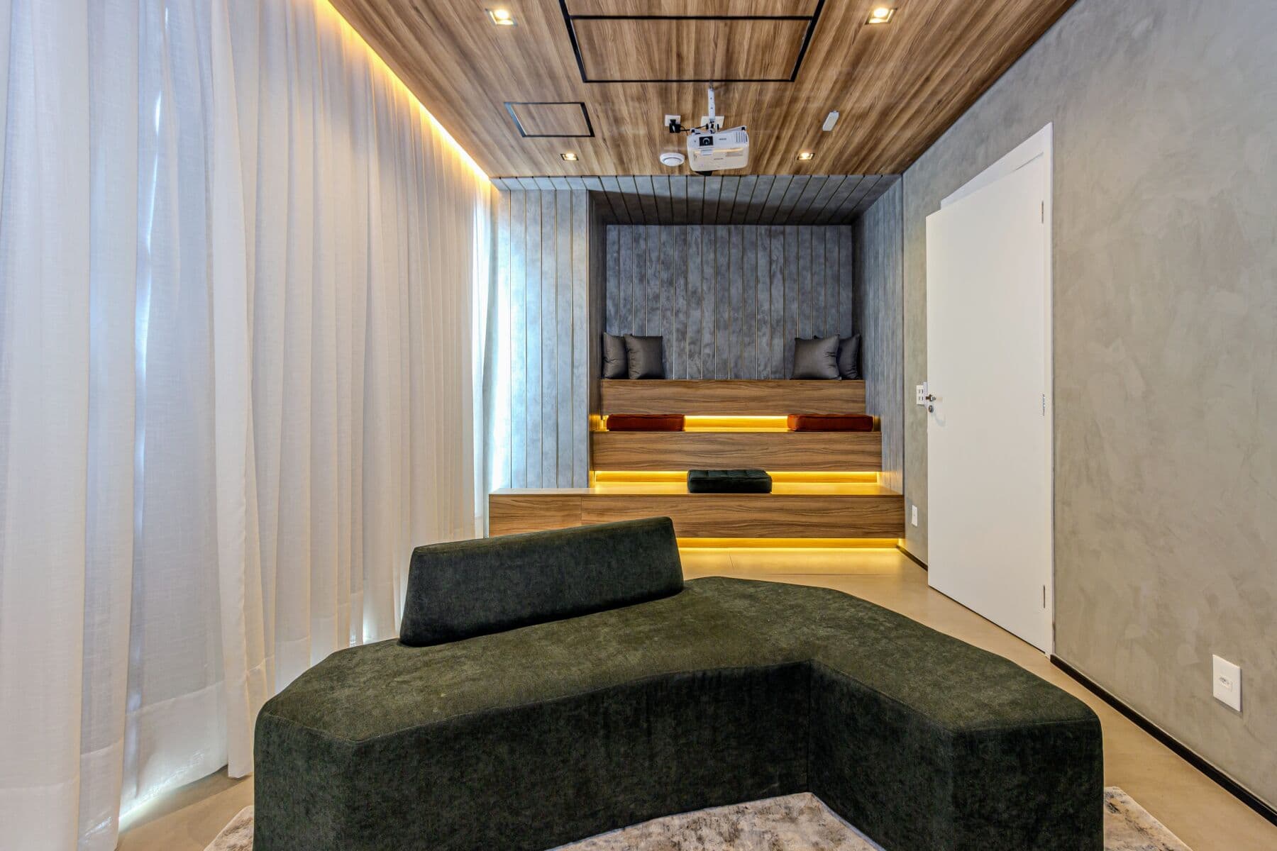 Charlie Nik Paradiso