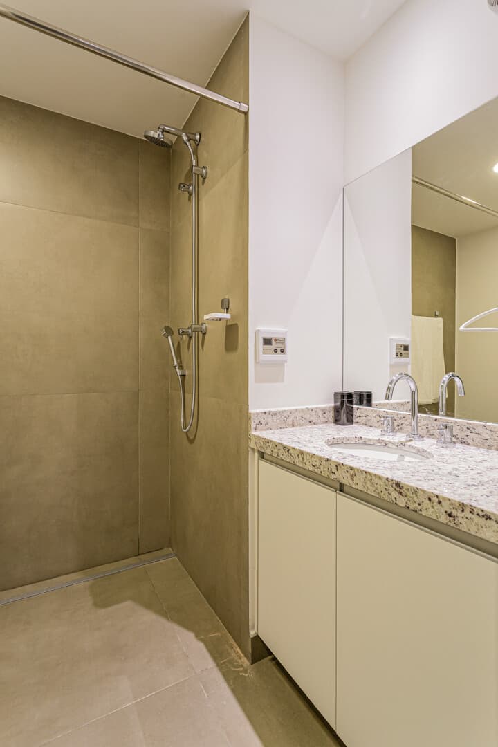 Charlie Sabiá Moema Essential