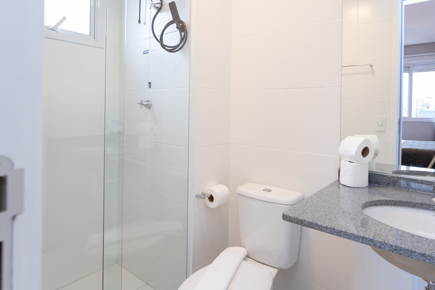 Apartamento Superior Casal com Sofá Cama - Smart Charlie Consolação