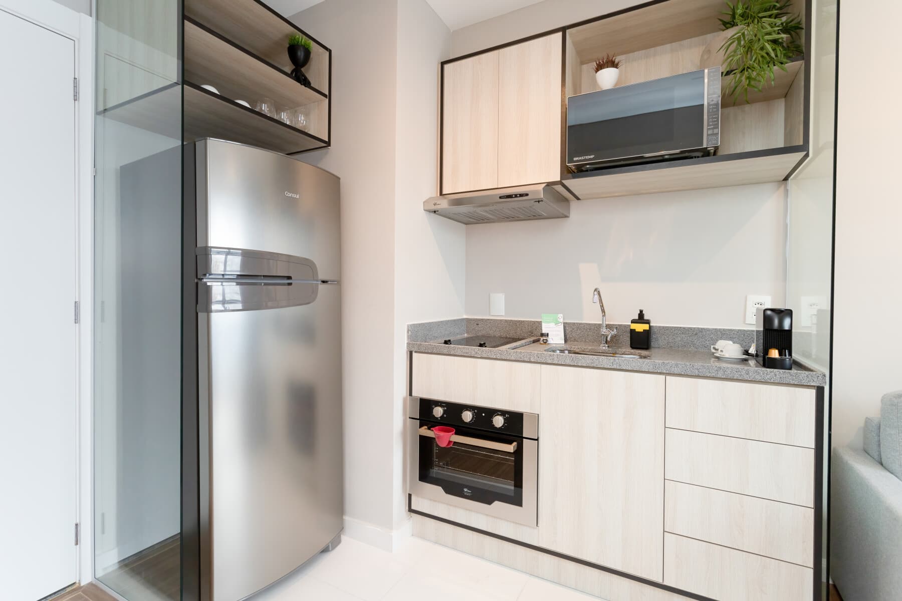 Apartamento Superior Casal com Sofá Cama - Smart Charlie Consolação