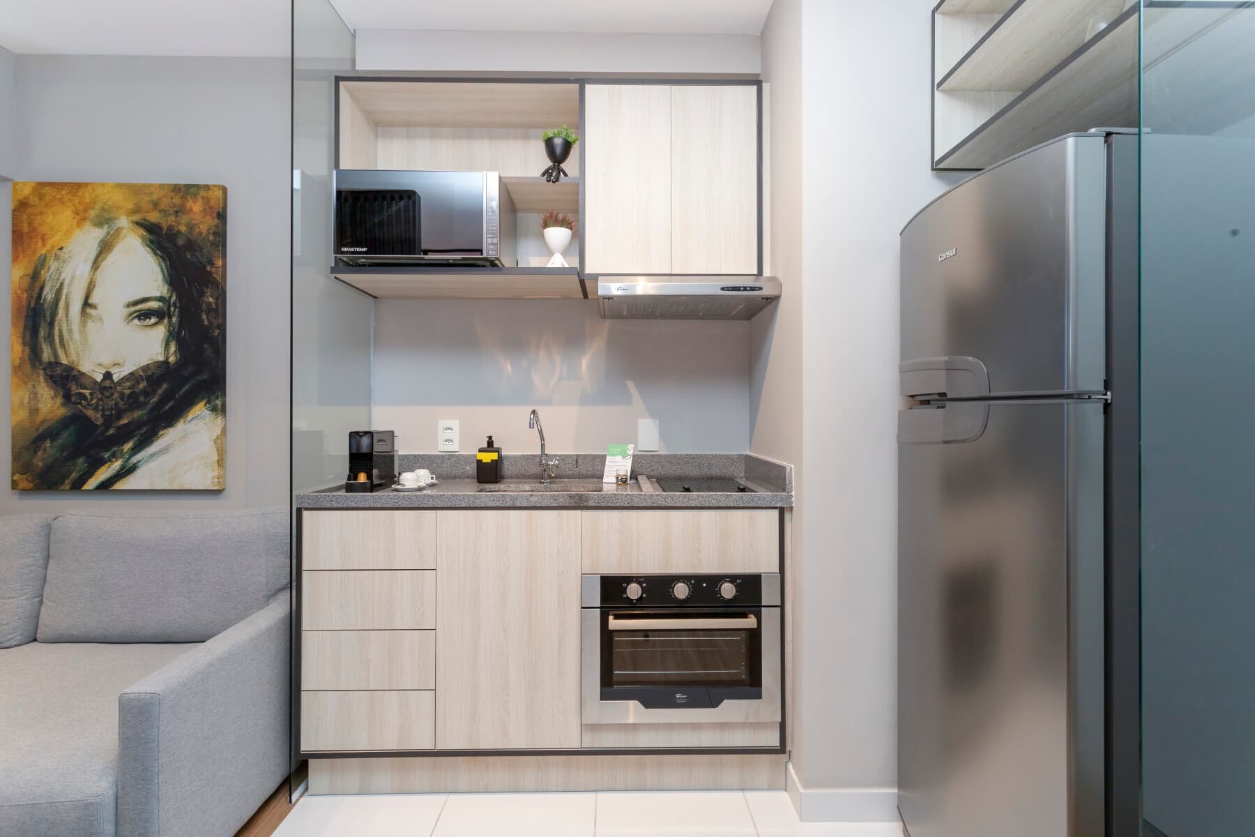 Studio Superior Casal com Sofá Cama - Smart Charlie Consolação