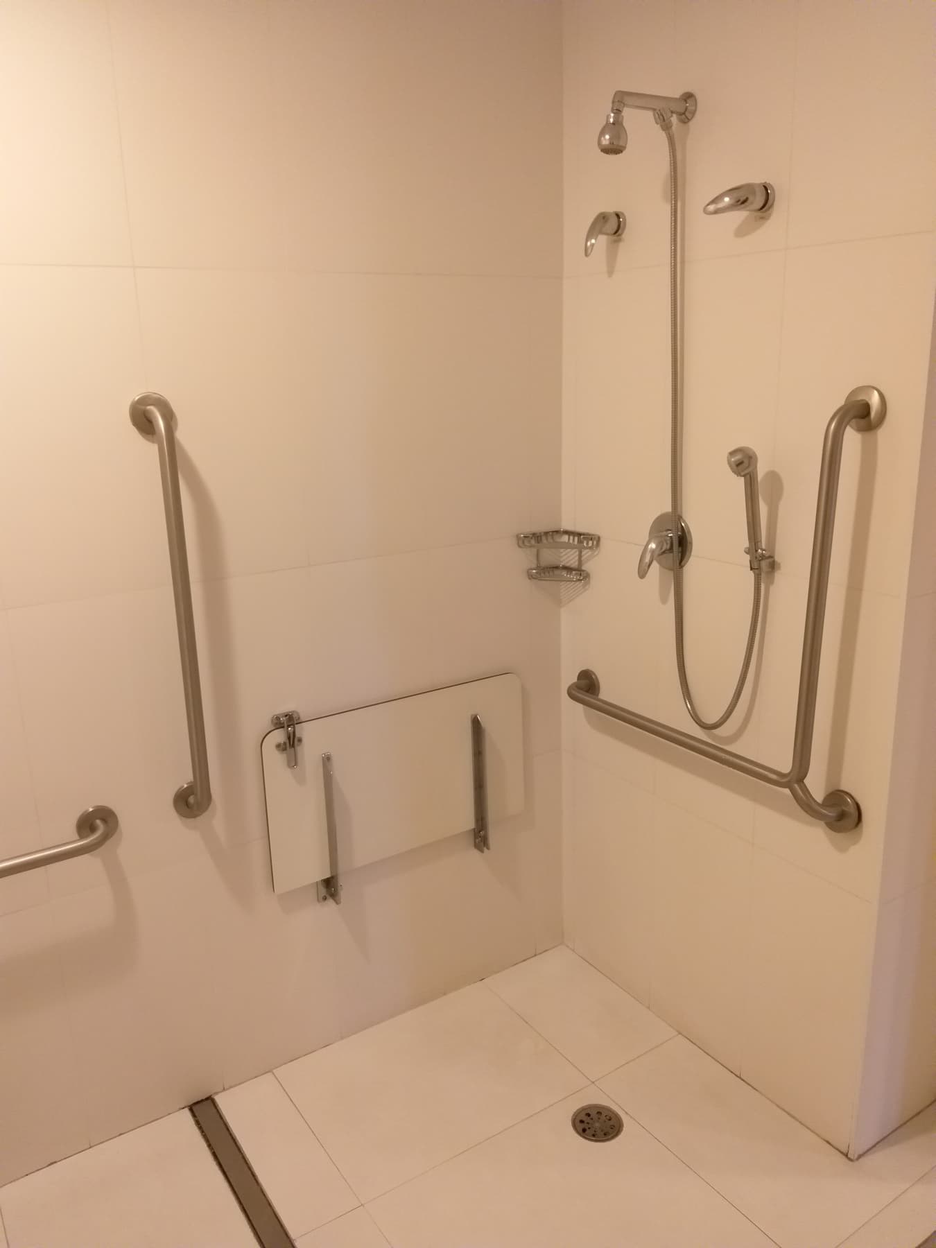 Suíte Standard Casal - PNE - Paulista Suítes by Charlie