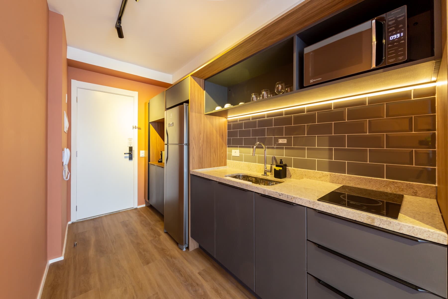 Apto 1 Dorm Casal com Sofá Cama - Charlie For You Moema