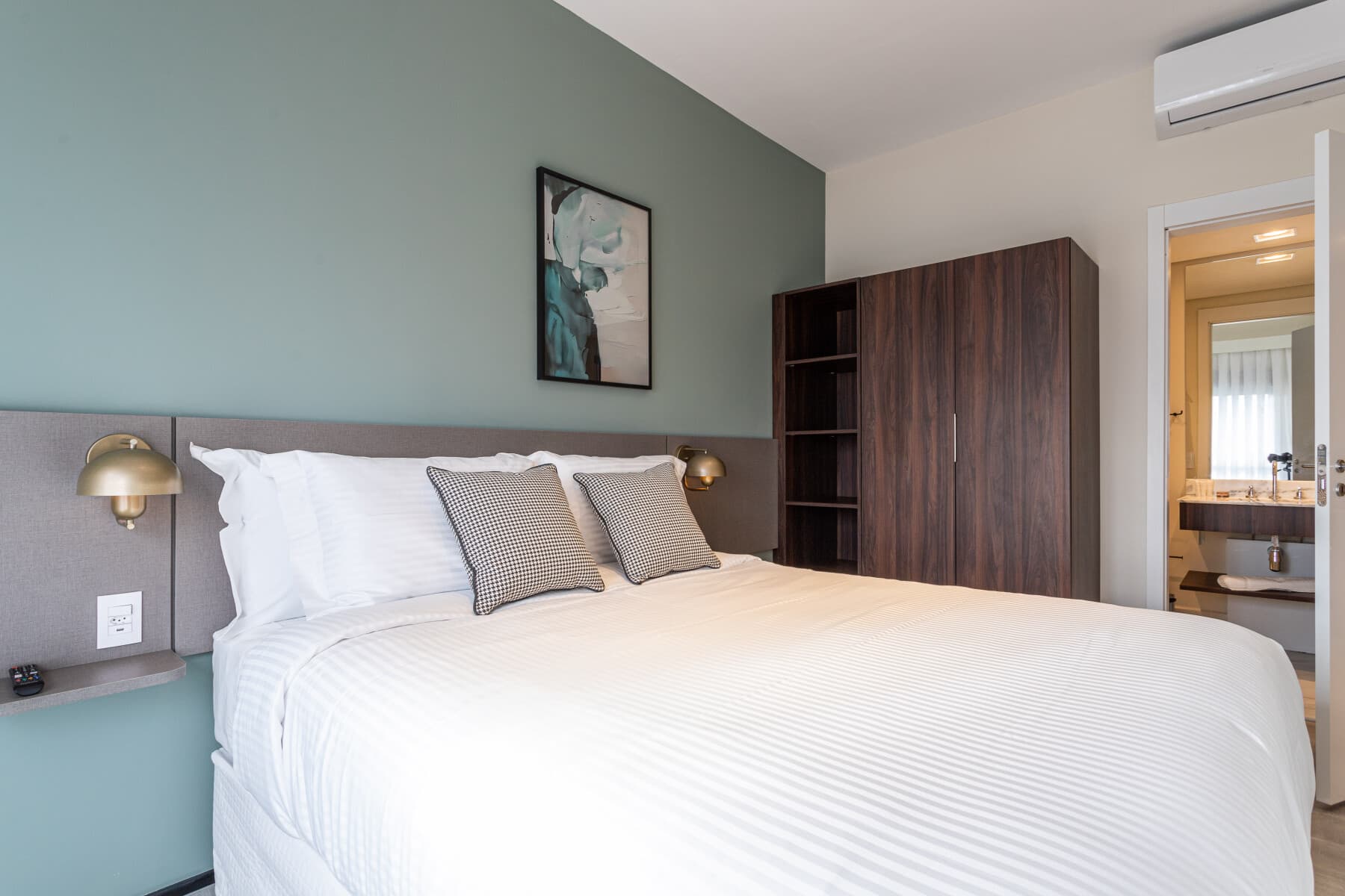 Apartamento 1 Dorm Casal - 58M - Iconyc House of Charlie