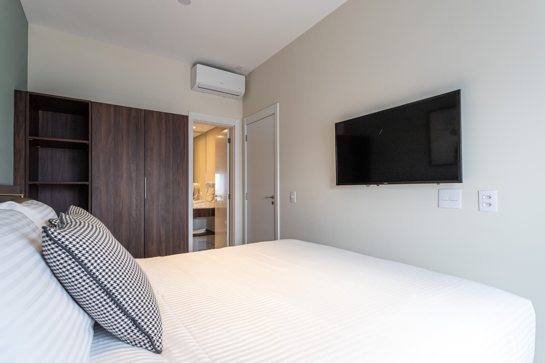 Apartamento 1 Dorm Casal - 58M - Iconyc House of Charlie