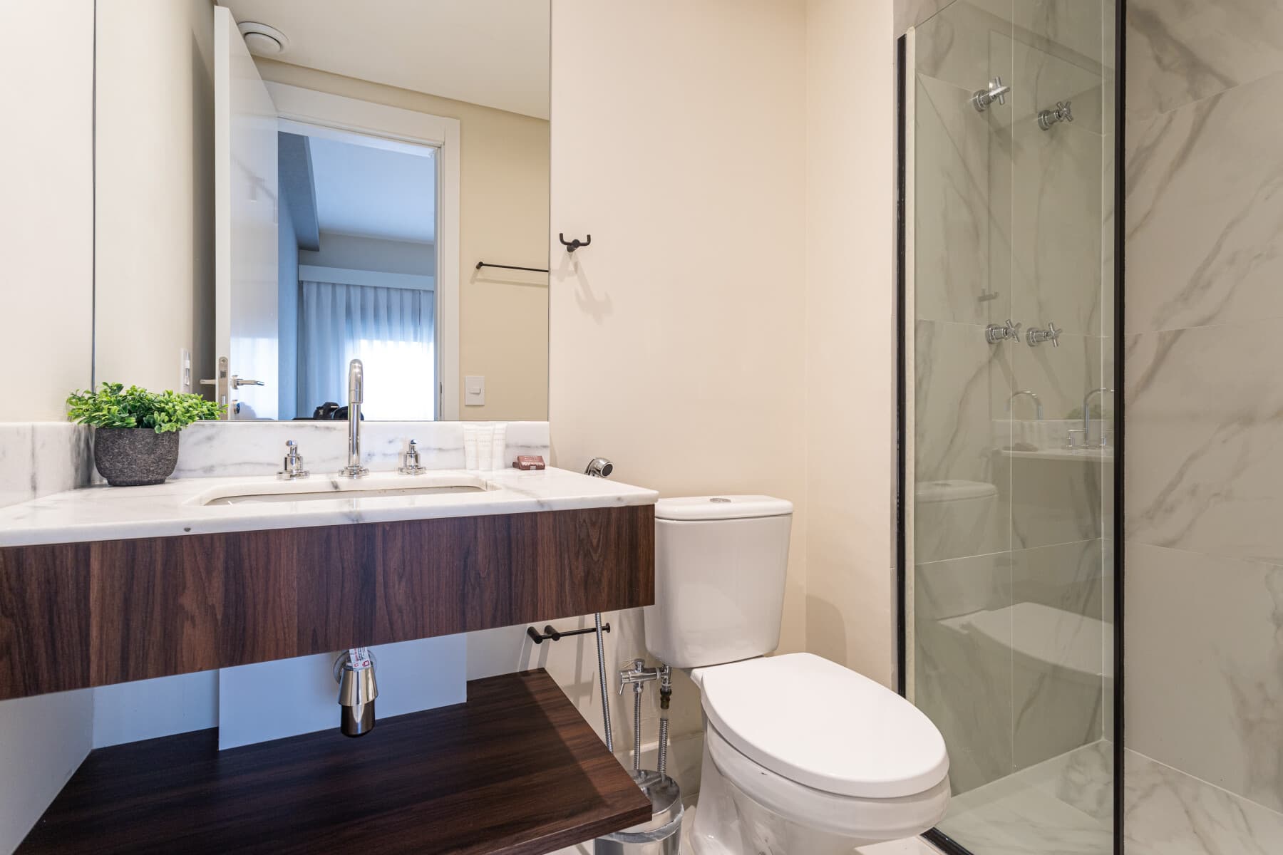 Apartamento 1 Dorm Casal - 60M - Iconyc House of Charlie