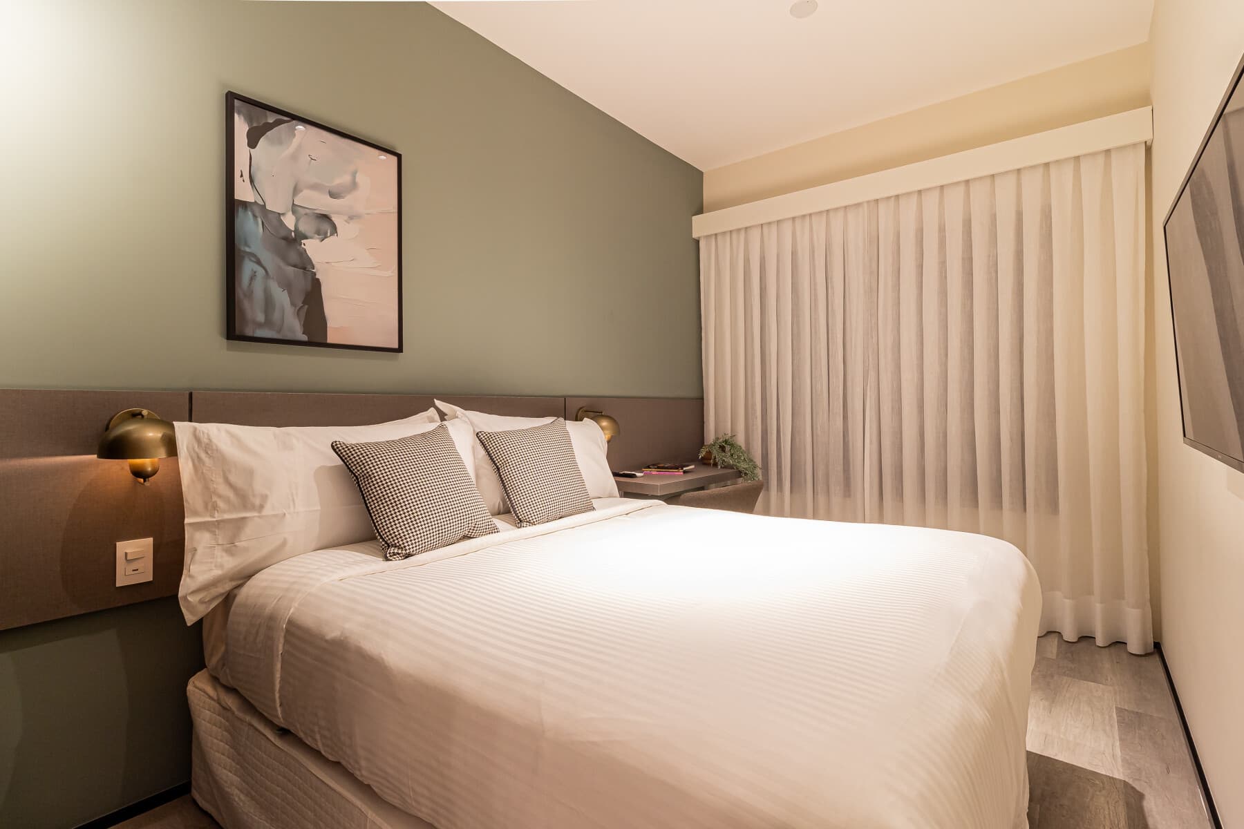 Apartamento 2 Dorms (Casal e 2 Solteiro) - 60M - Iconyc House of Charlie