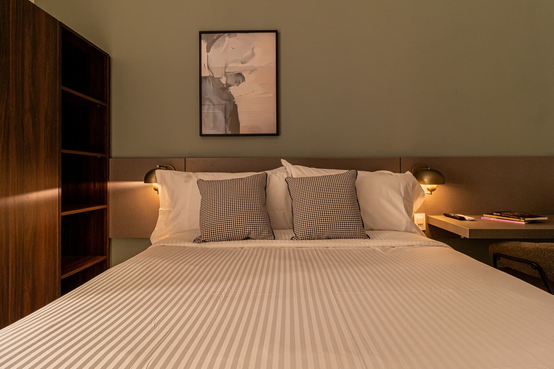 Apartamento 2 Dorms (Casal e 2 Solteiro) - 60M - Iconyc House of Charlie