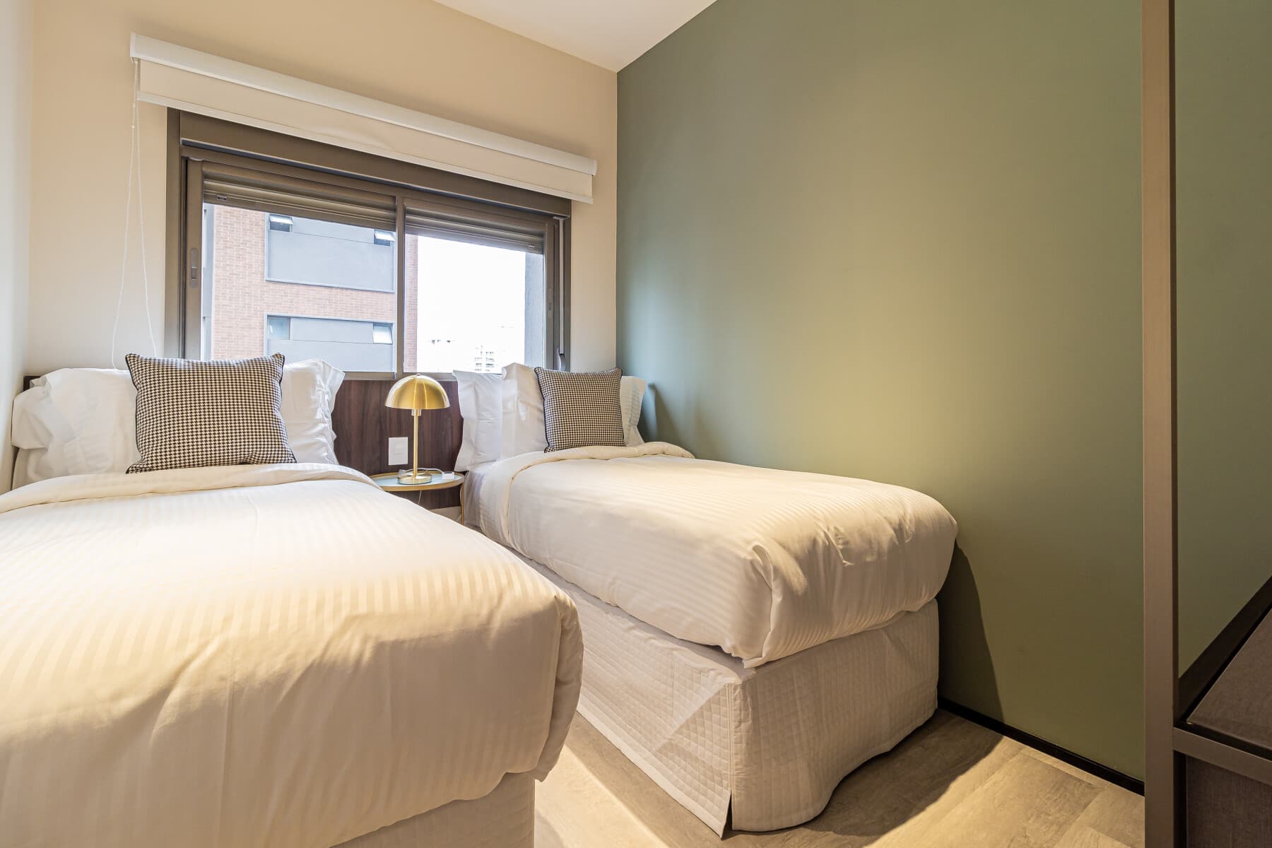 Apartamento 2 Dorms (Casal e 2 Solteiro) - 60M - Iconyc House of Charlie