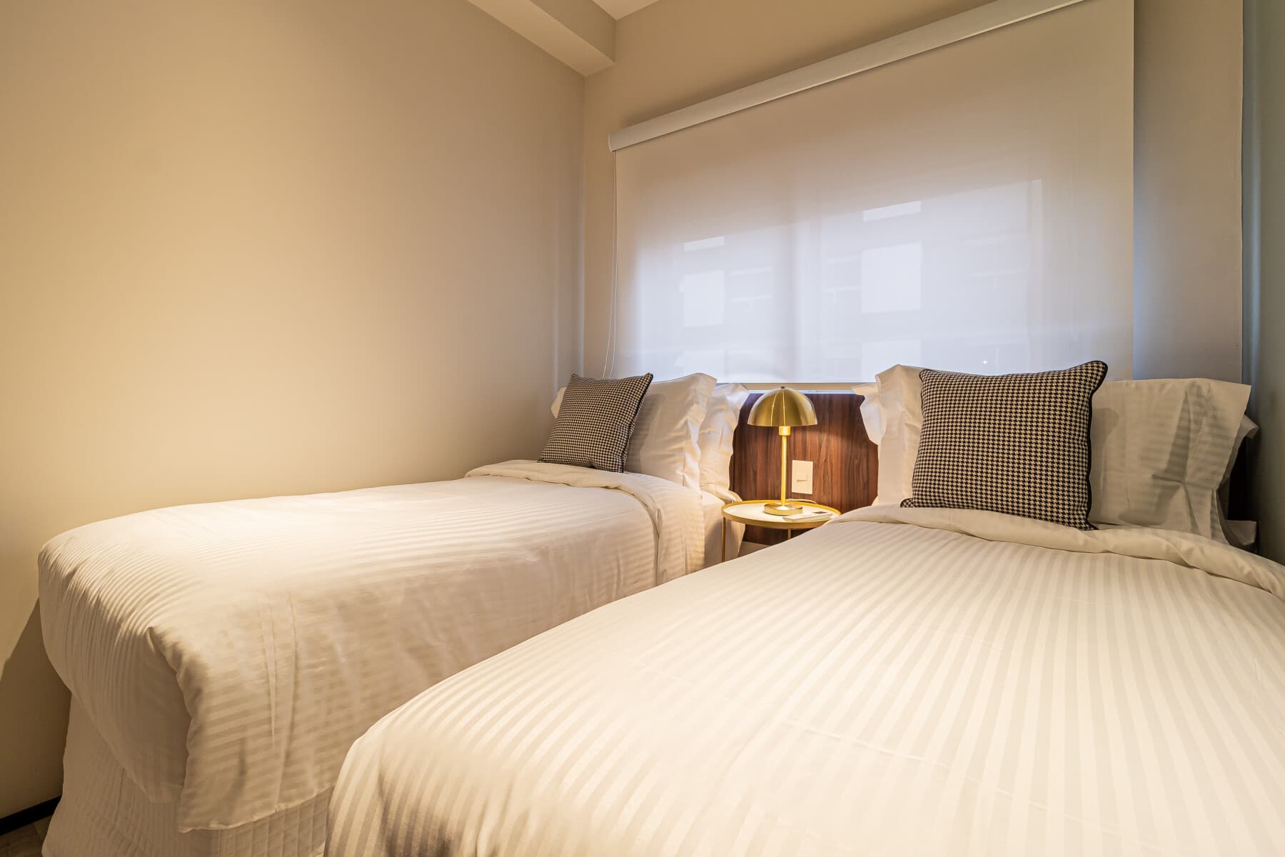 Apartamento 2 Dorms (Casal e 2 Solteiro) - 60M - Iconyc House of Charlie