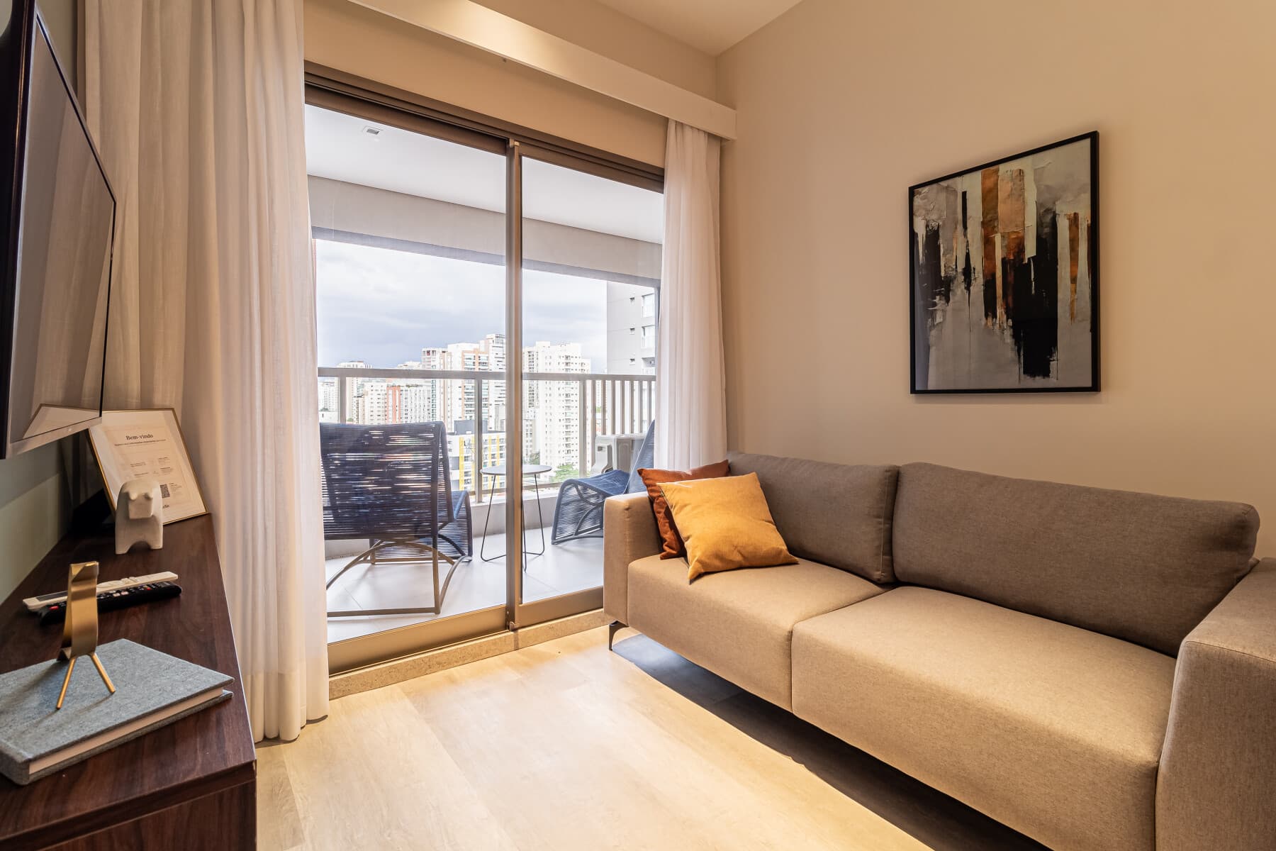 Apartamento 2 Dorms (Casal e 2 Solteiro) - 60M - Iconyc House of Charlie