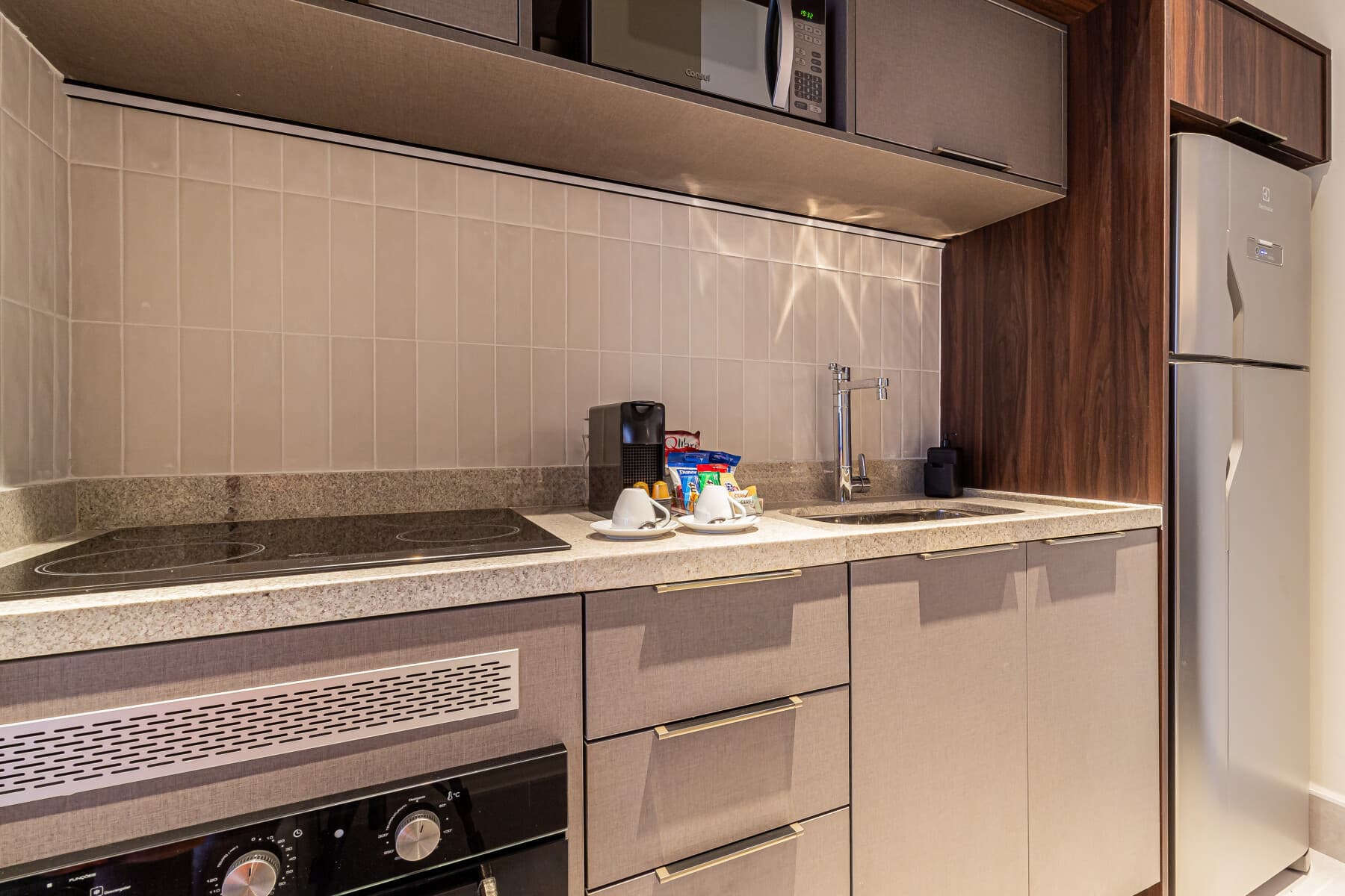 Apartamento 2 Dorms (Casal e 2 Solteiro) - 60M - Iconyc House of Charlie