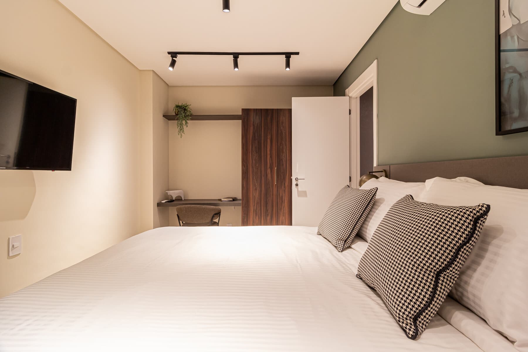 Apartamento Duplex (Casal e 2 Solteiro) - 92M - Iconyc House of Charlie