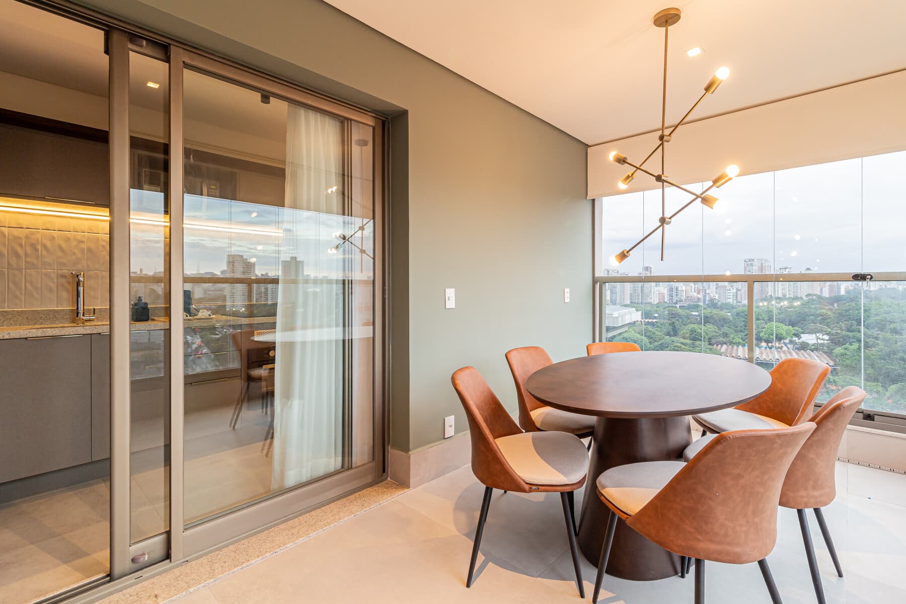 Apartamento Duplex (Casal e 2 Solteiro) - 92M - Iconyc House of Charlie