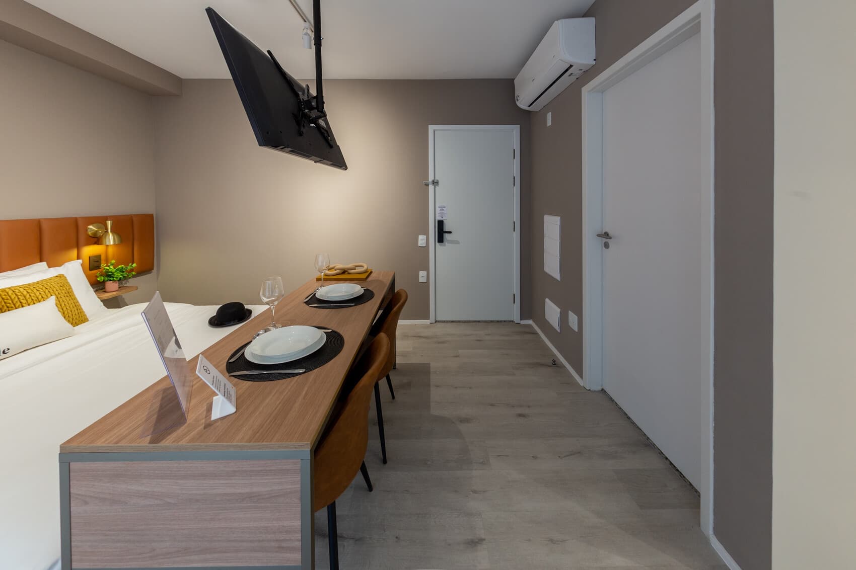 Studio Casal PNE - Charlie Contemporâneo Jardins Essential