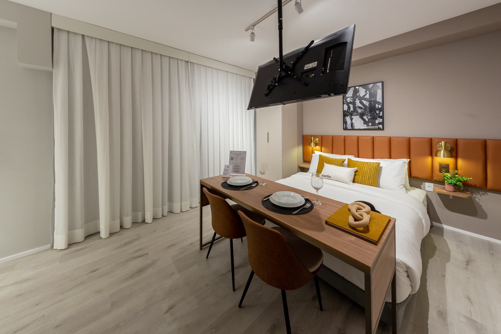 Studio Casal PNE - Charlie Contemporâneo Jardins Essential