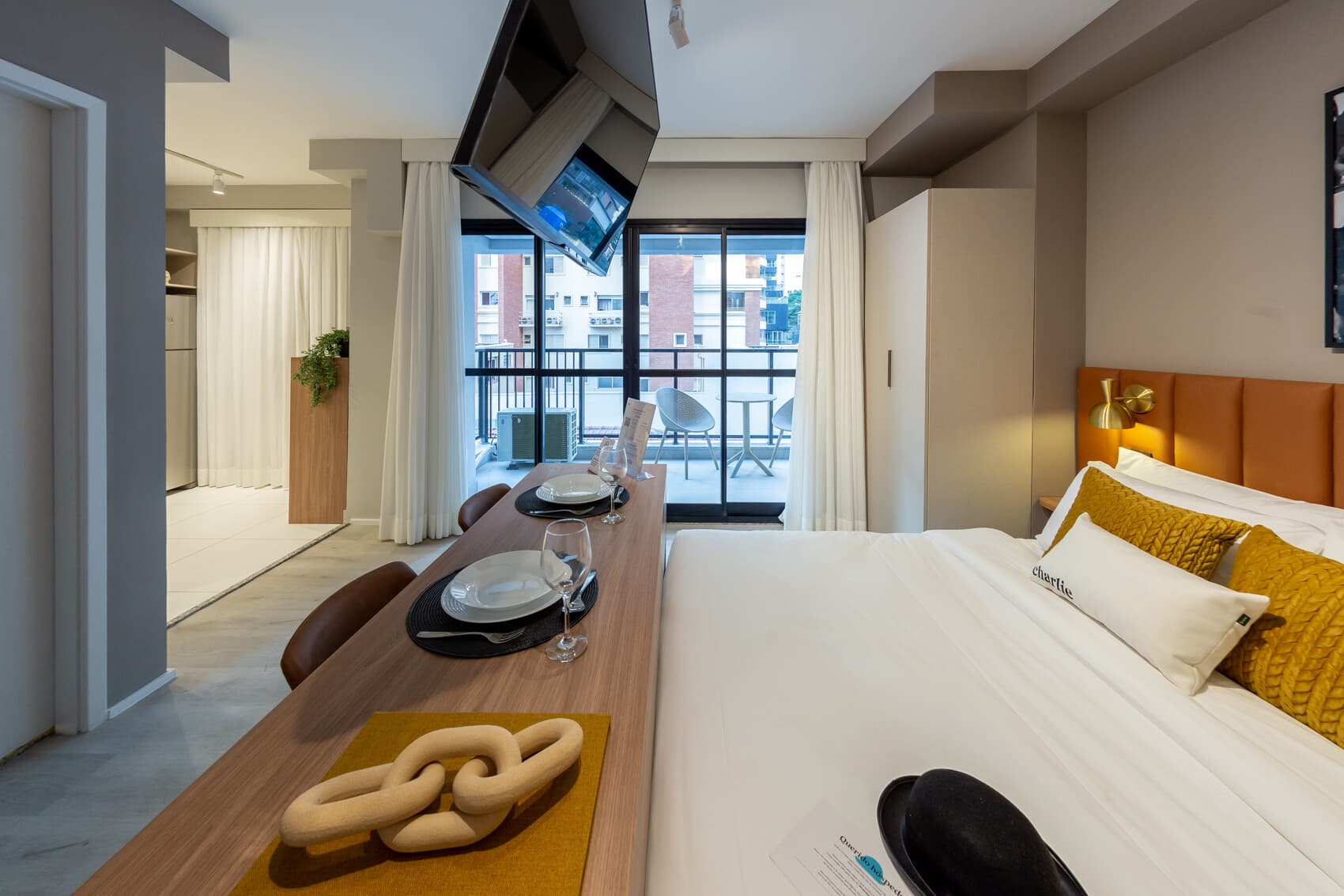 Studio Casal PNE - Charlie Contemporâneo Jardins Essential