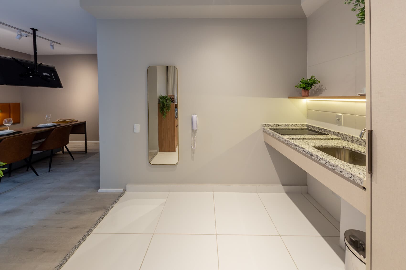 Studio Casal PNE - Charlie Contemporâneo Jardins Essential