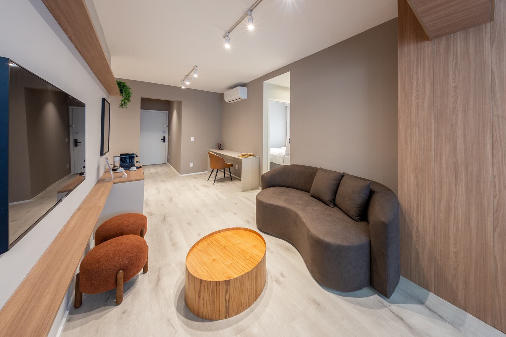 Charlie Contemporâneo Jardins