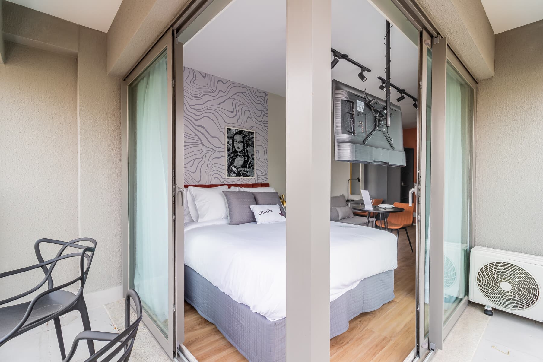 Studio Casal com Varanda 36M - Charlie For You Moema