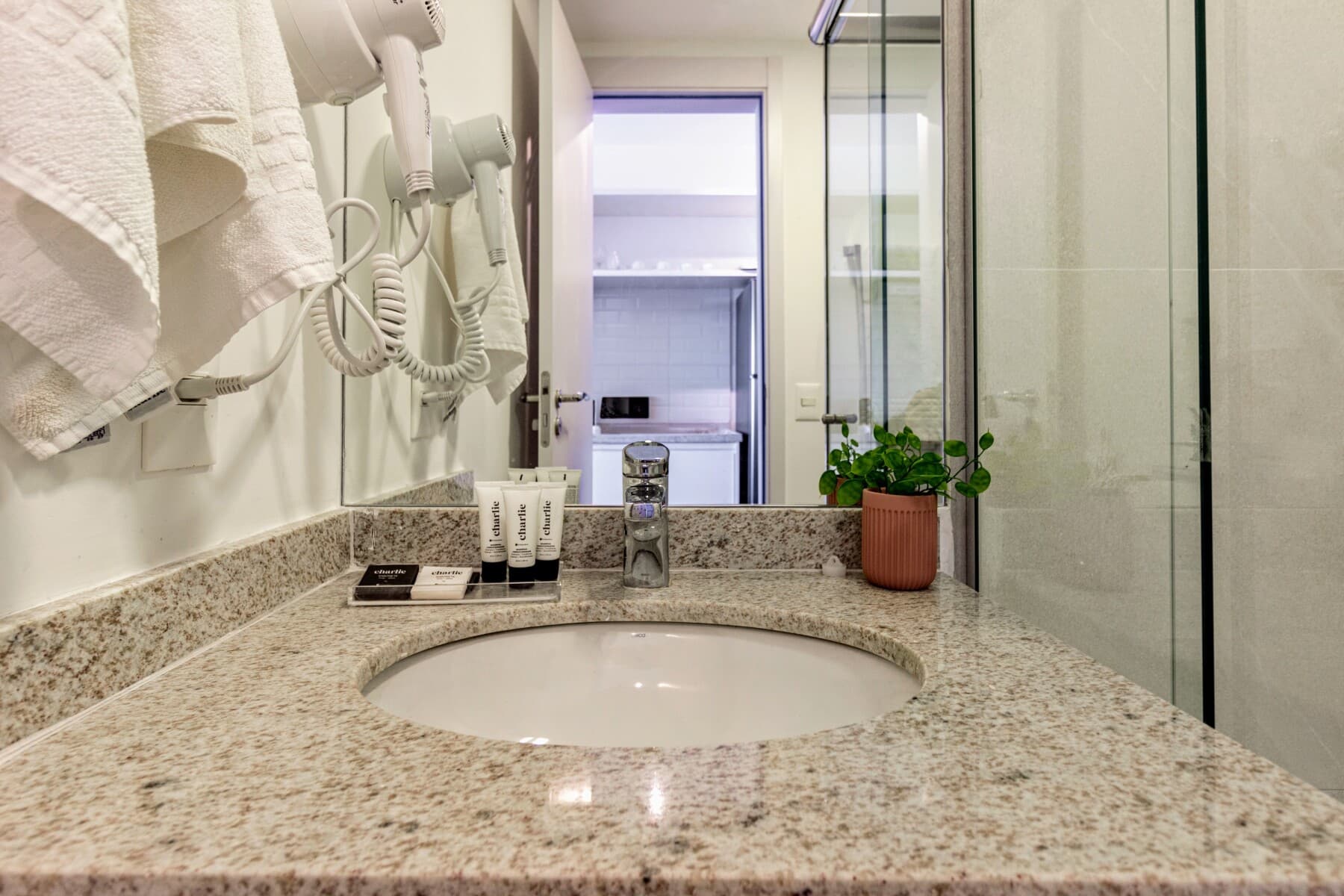 Charlie Lumiere Klabin