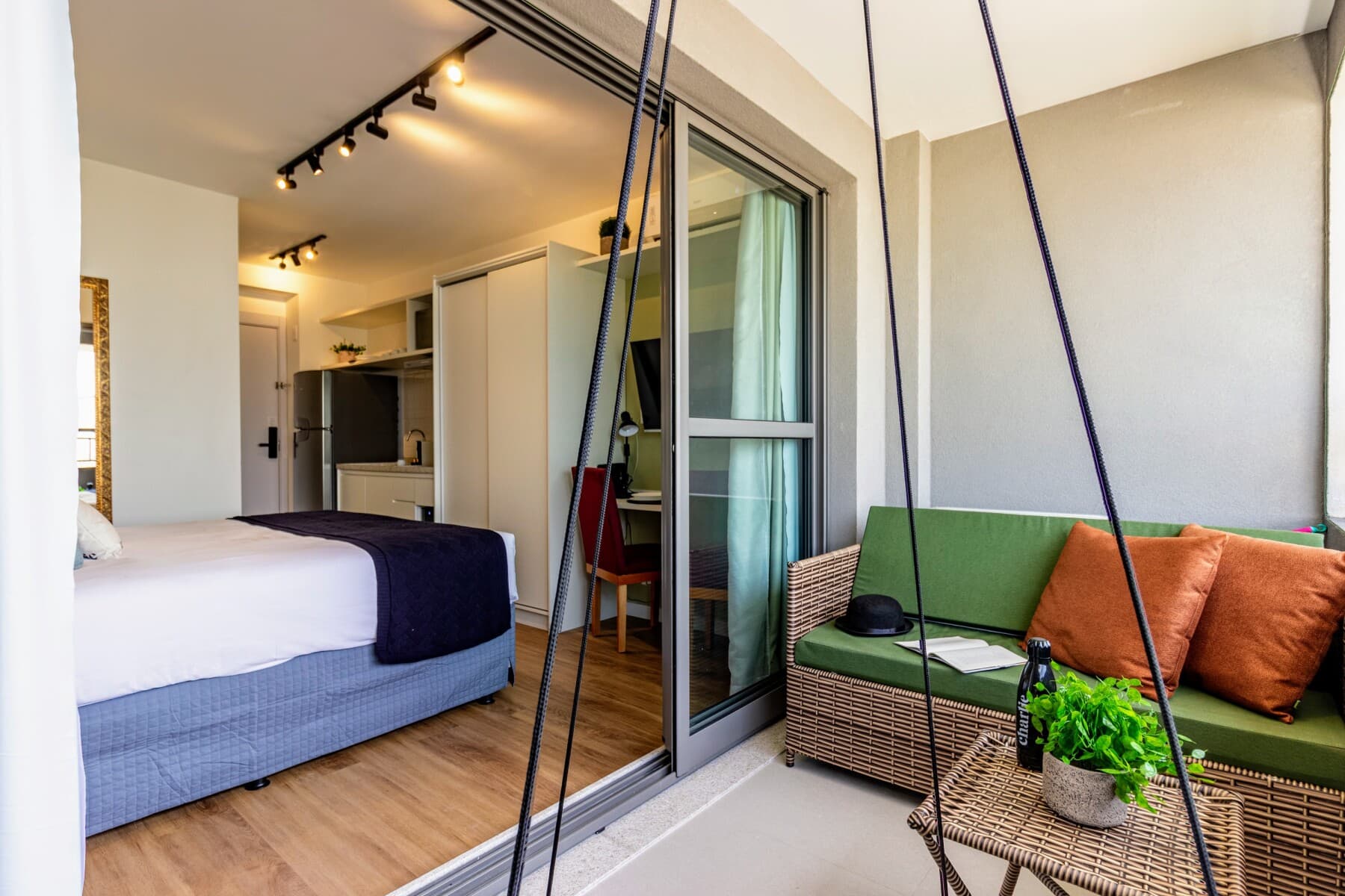 Charlie Lumiere Klabin