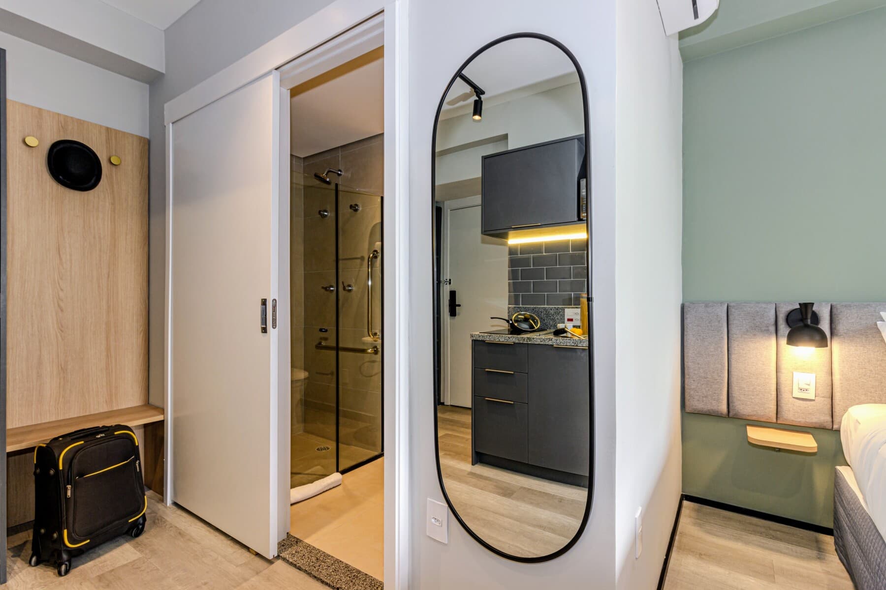 Studio Standard Casal com Varanda NR - Charlie Nik Paulista