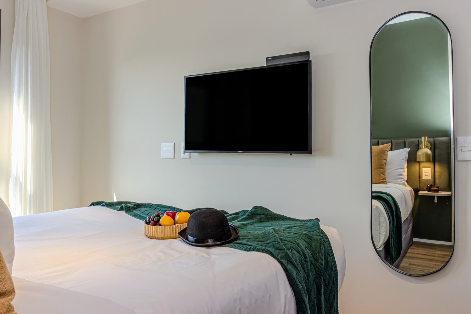 Apto 1 Dorm 30m com Sofá Cama - R - Charlie Bothanic Campo Belo