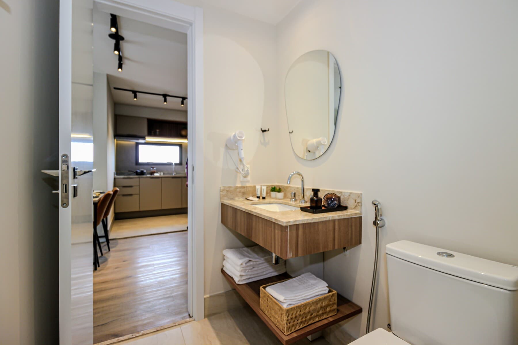 Apto 2 Dorm com Sofá Cama 42m - R - Charlie Bothanic Campo Belo