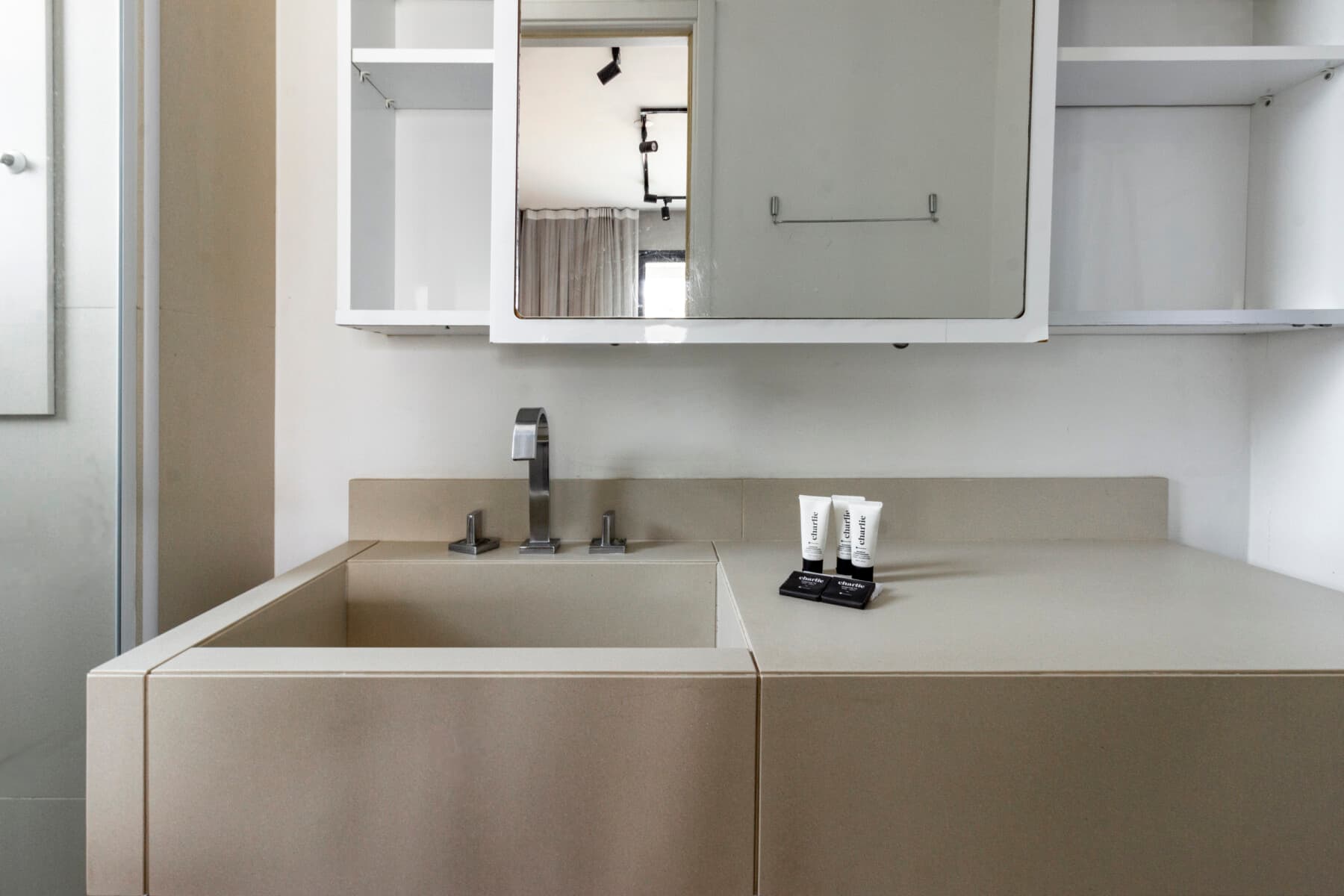 Studio Casal com Varanda - Charlie Itaim