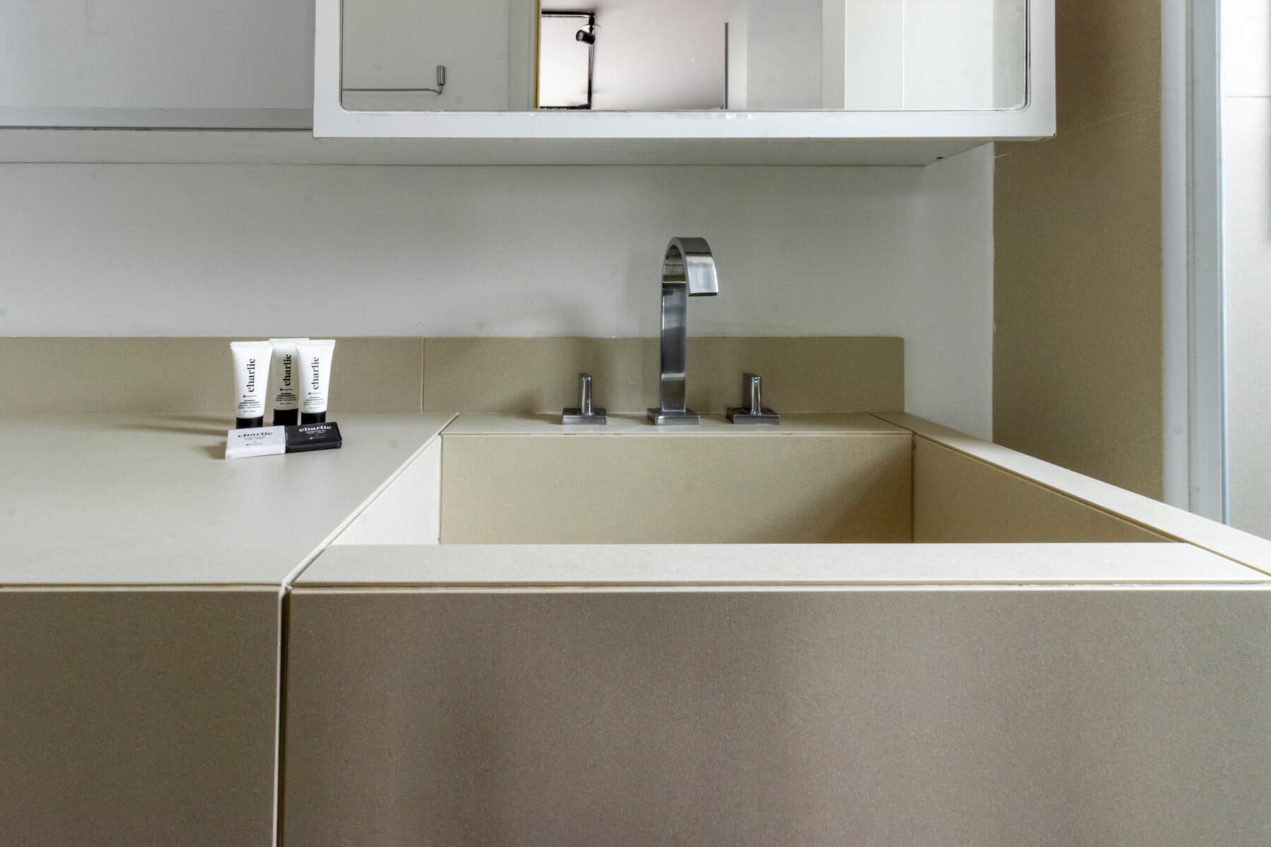 Studio Solteiro com Varanda - Charlie Itaim