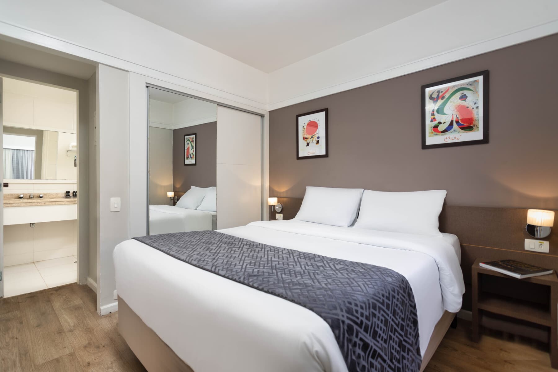 Studio Superior Casal - NewCiti Itaim by Charlie