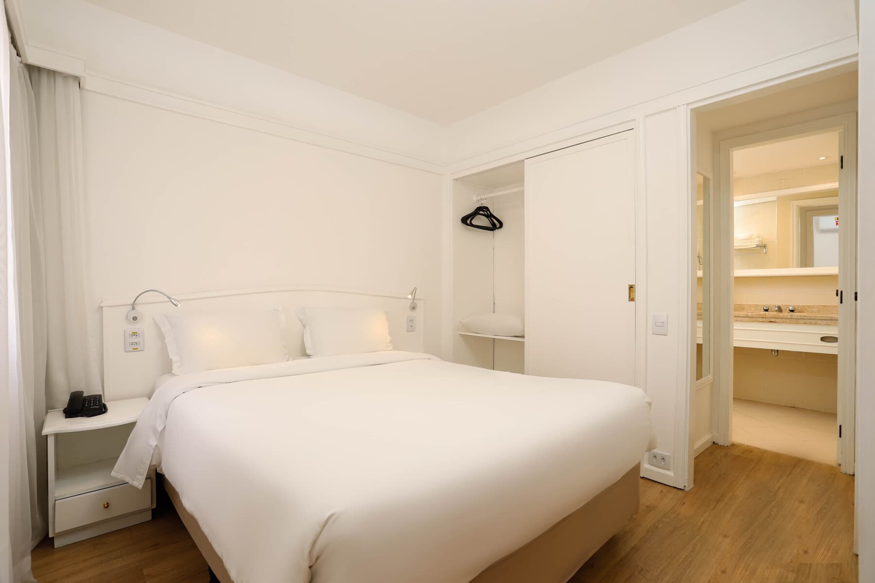 Studio Standard Casal - NewCiti Itaim by Charlie