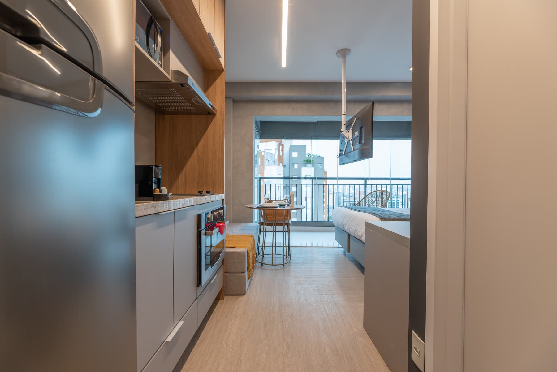 Studio Superior Casal com Sofá Cama - Charlie Vitrali Moema