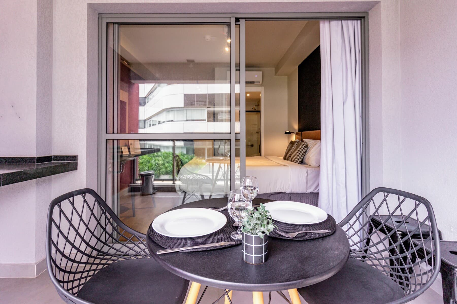 Charlie Rua dos Pinheiros