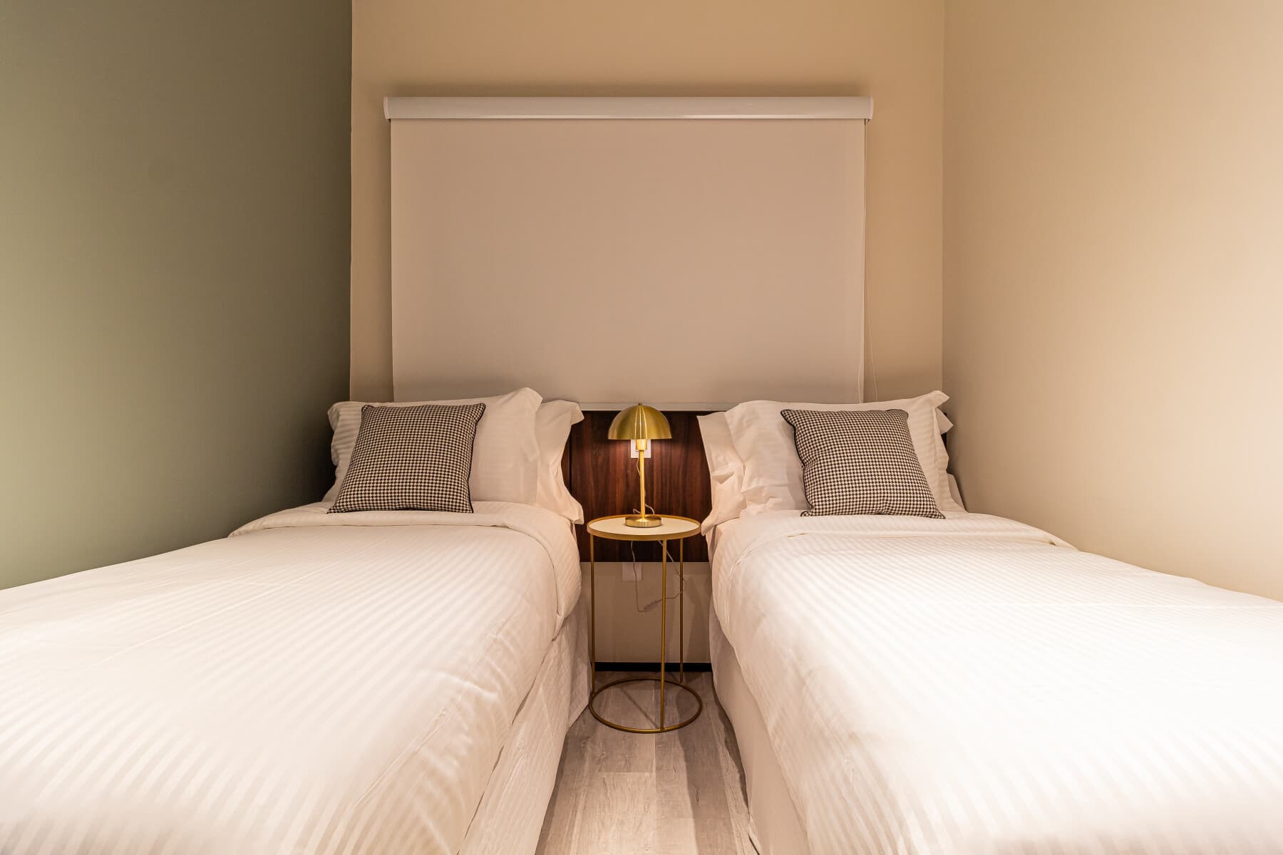 Apartamento 2 Dorms (Casal e 2 Solteiro) - 81M - Iconyc House of Charlie