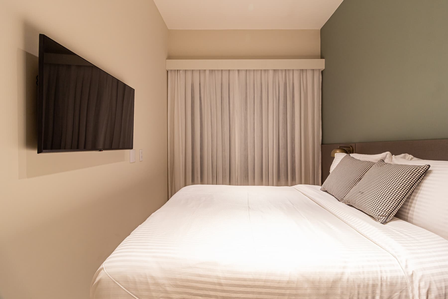 Apartamento 2 Dorms (Casal e 2 Solteiro) - 81M - Iconyc House of Charlie