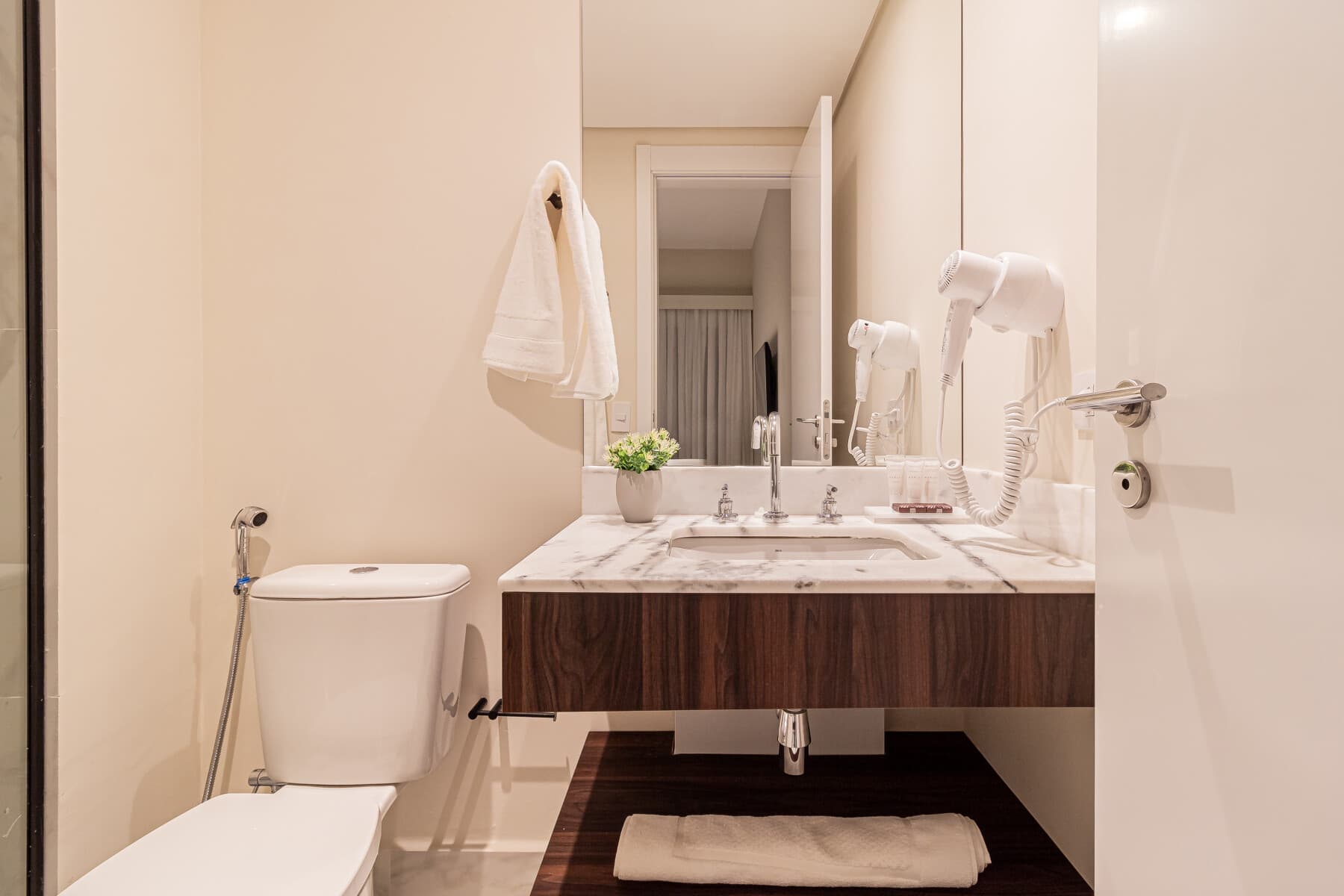 Iconyc House of Charlie