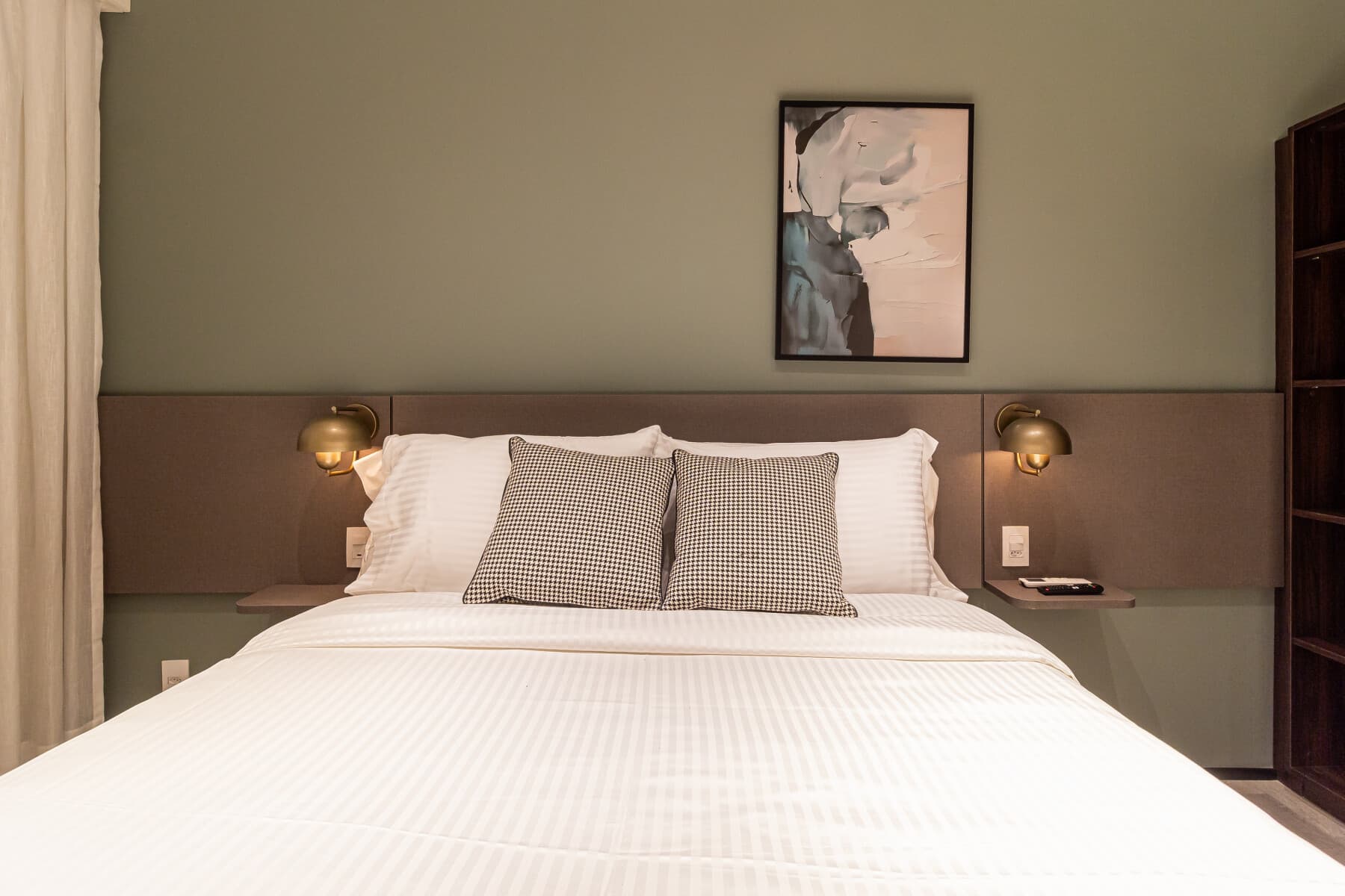 Apartamento 2 Dorms (Casal e 2 Solteiro) - 81M - Iconyc House of Charlie