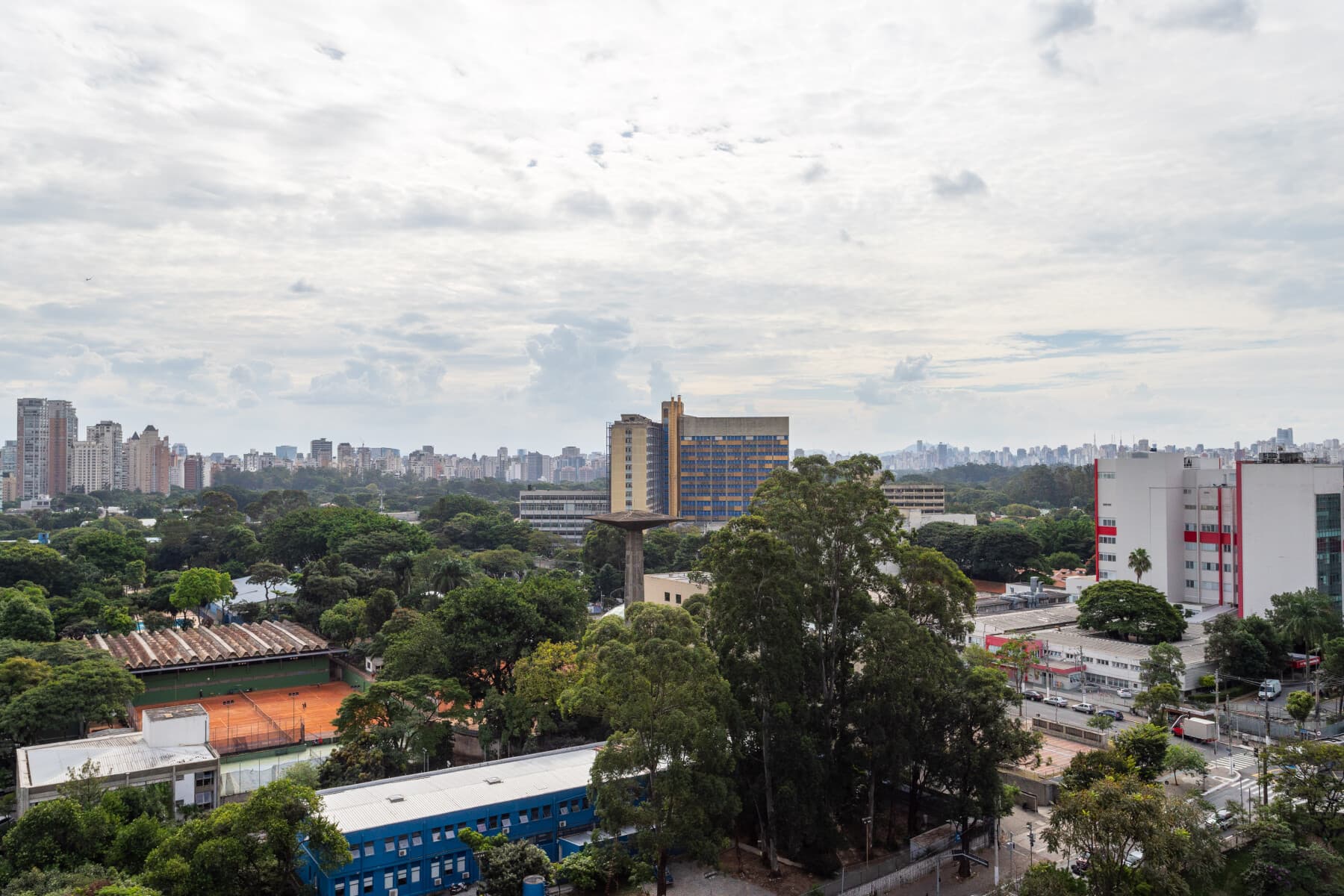 Apartamento 2 Dorms (Casal e 2 Solteiro) - 73M - Iconyc House of Charlie