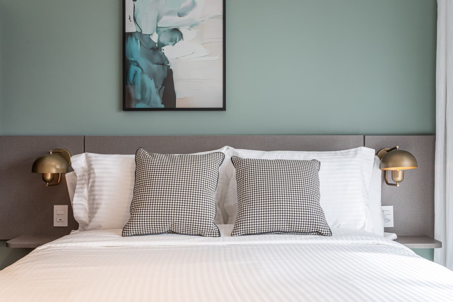 Apartamento 2 Dorms (Casal e 2 Solteiro) - 73M - Iconyc House of Charlie